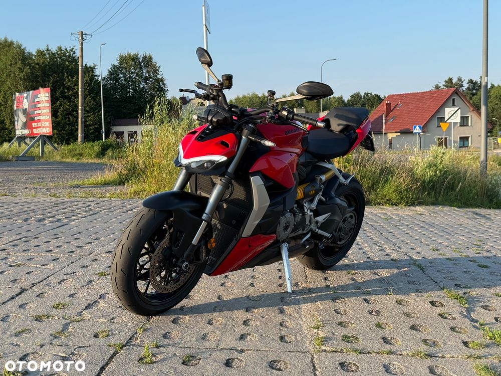Ducati Streetfighter V2 - 2