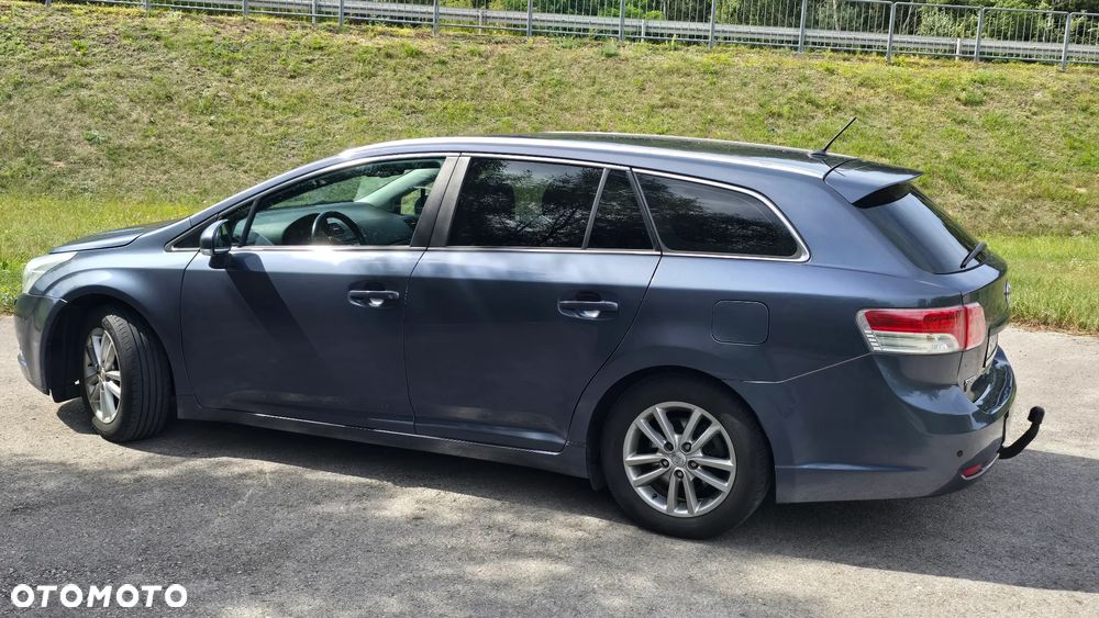 Toyota Avensis 1.8 Sol - 4
