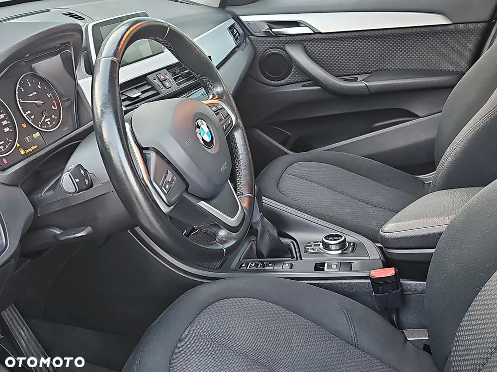 BMW X1 xDrive18d xLine - 13
