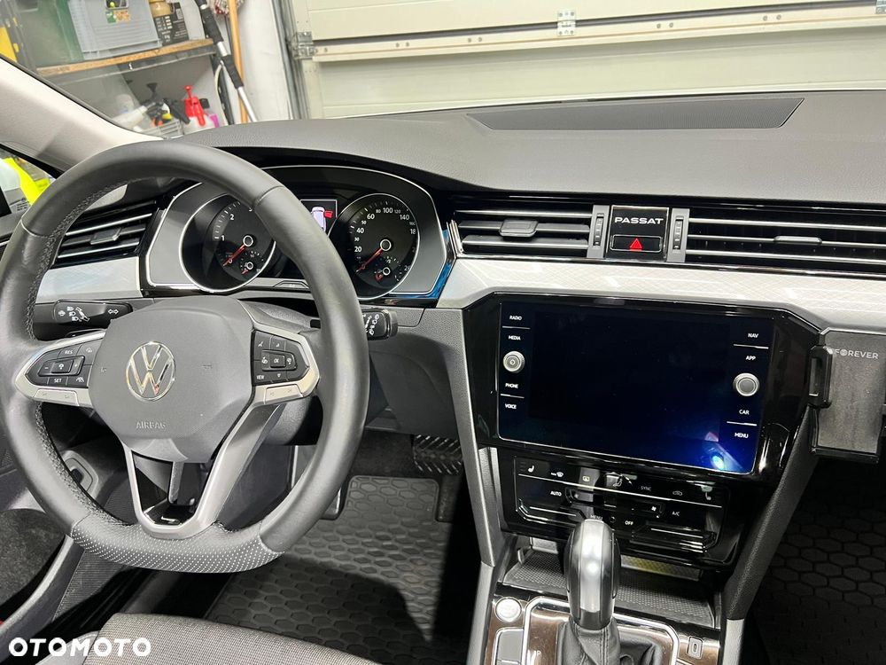 Volkswagen Passat - 18