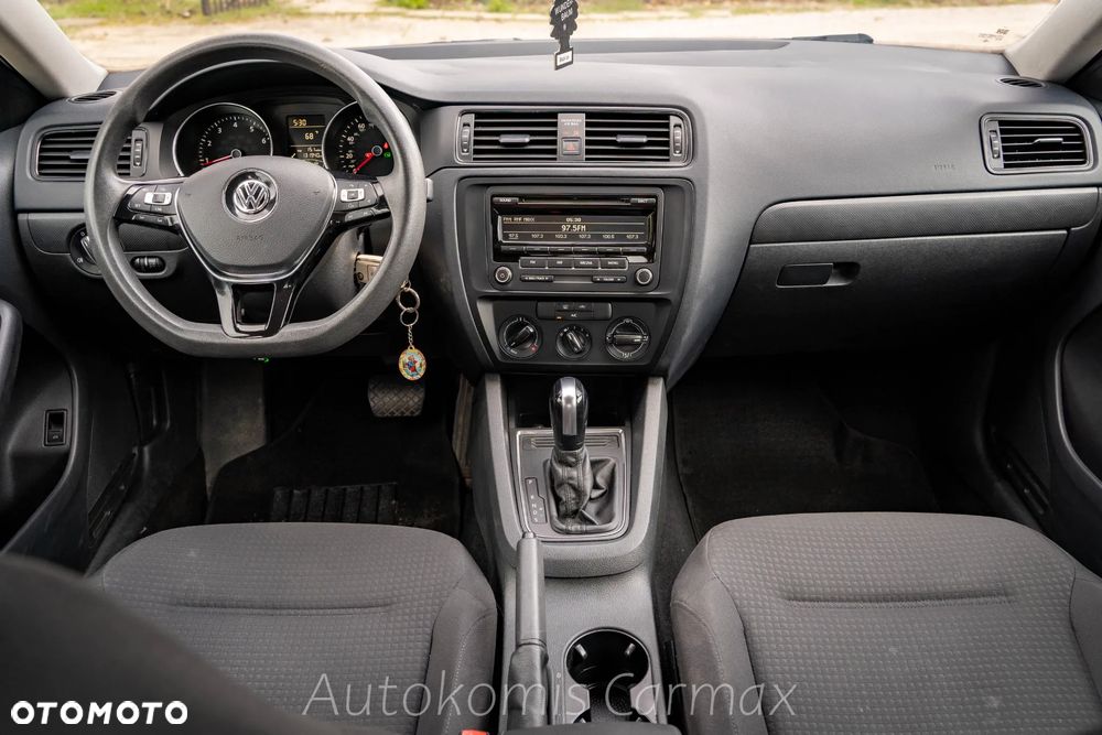 Volkswagen Jetta 2.0 Base - 13