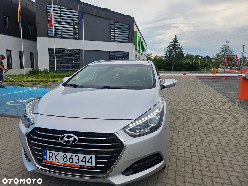 Hyundai i40 Kombi blue 1.7 CRDi Family+ - 26