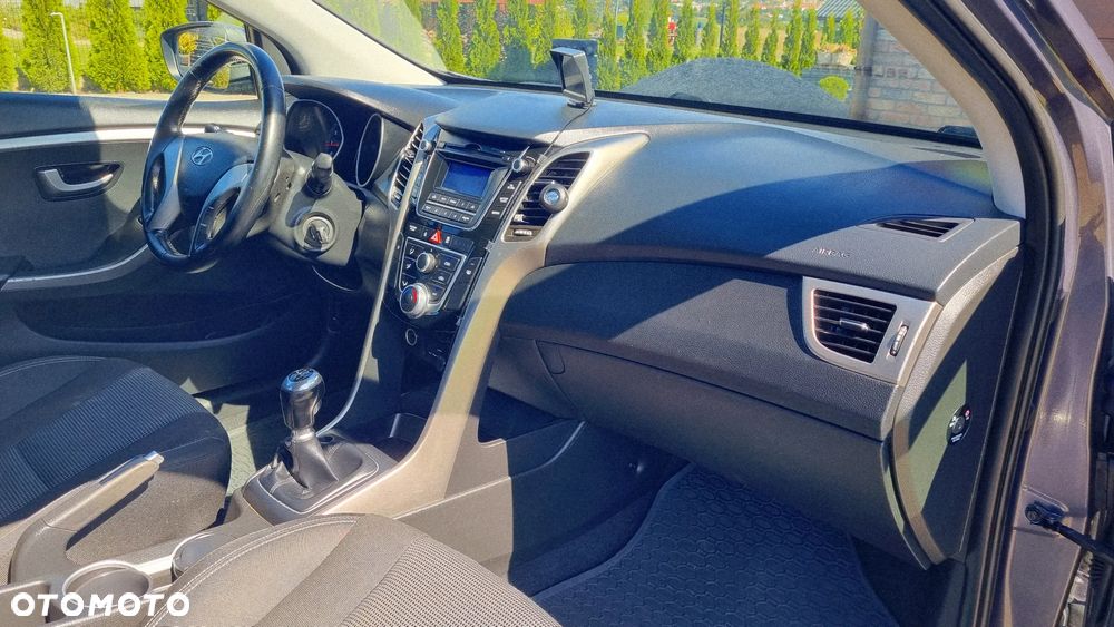 Hyundai i30 blue Kombi 1.4 Style - 18
