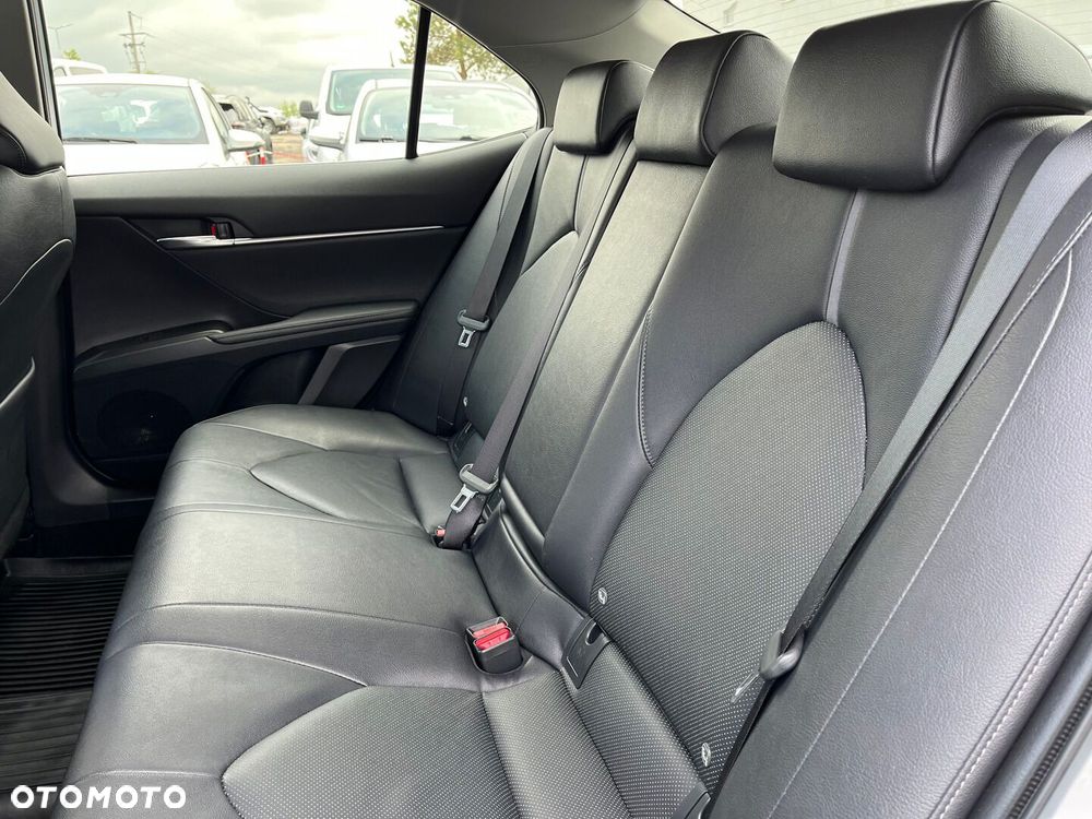 Toyota Camry 2.5 Hybrid Comfort CVT - 30