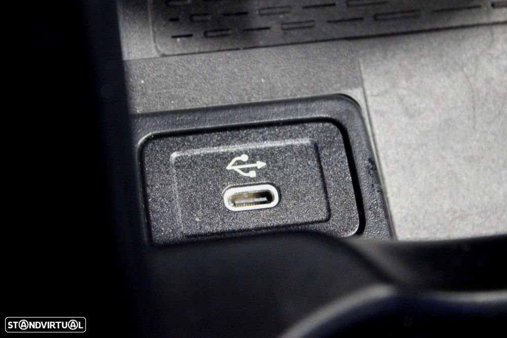 Mercedes-Benz GLA 180 d AMG Line - 39