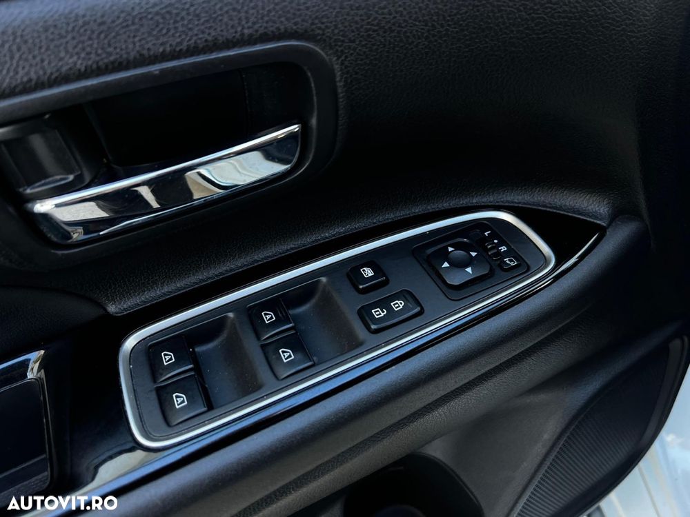 Mitsubishi Outlander 2.4 4WD - 14