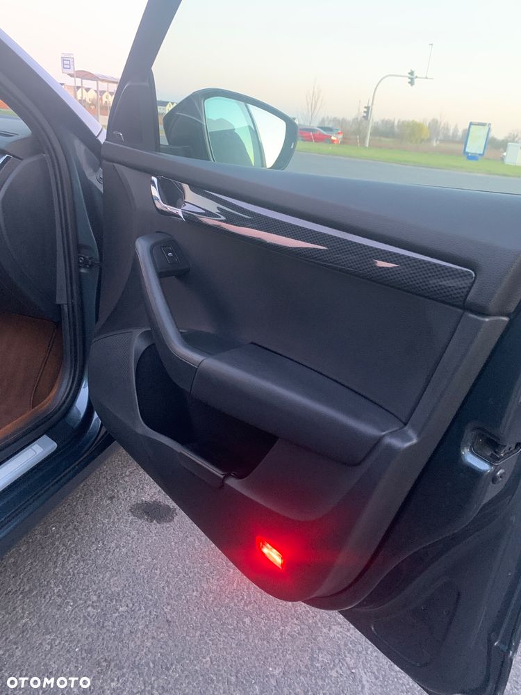 Skoda Octavia 2.0 TDI RS DSG - 27