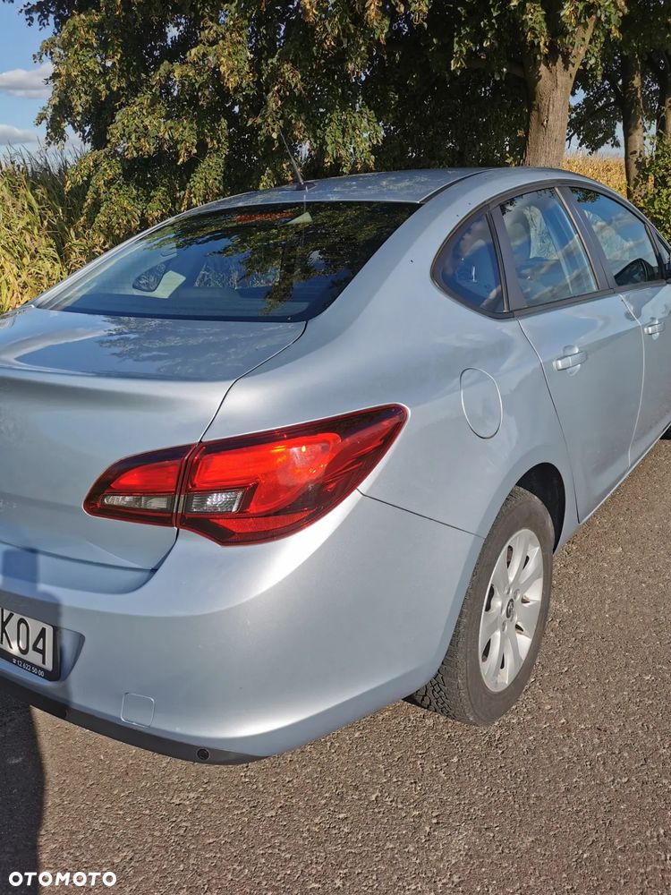 Opel Astra IV 1.6 Active - 2