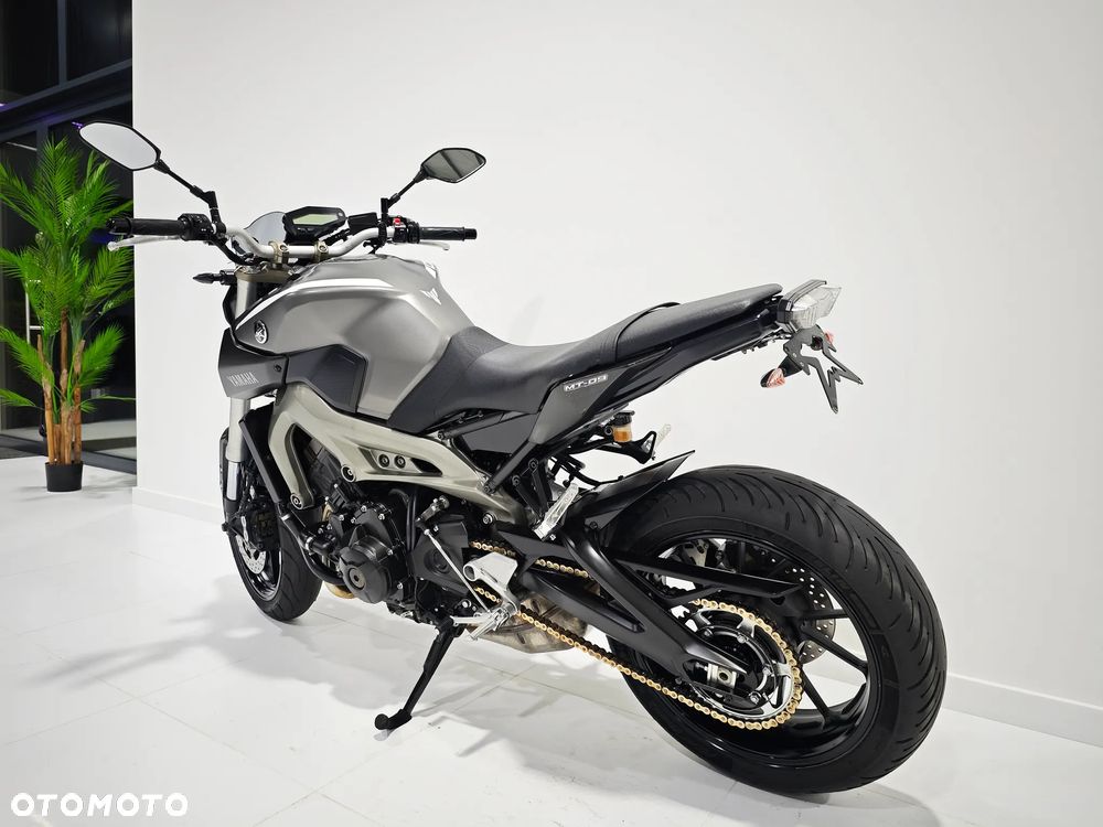 Yamaha MT - 17