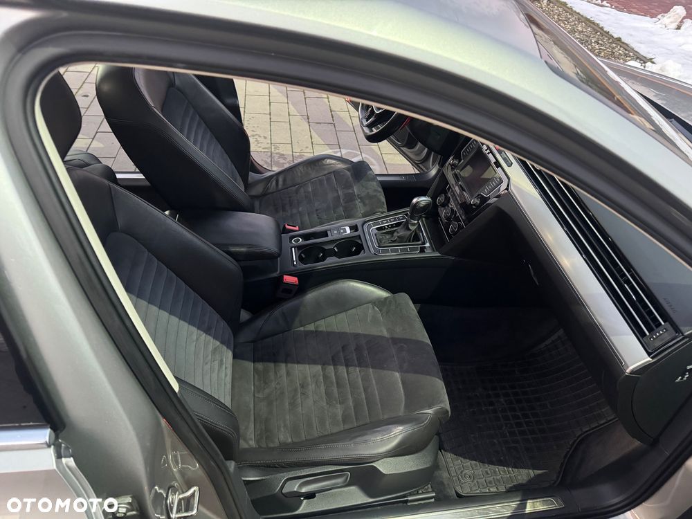 Volkswagen Passat 2.0 TDI SCR (BlueMotion Tech) 4Motion D Highline - 6
