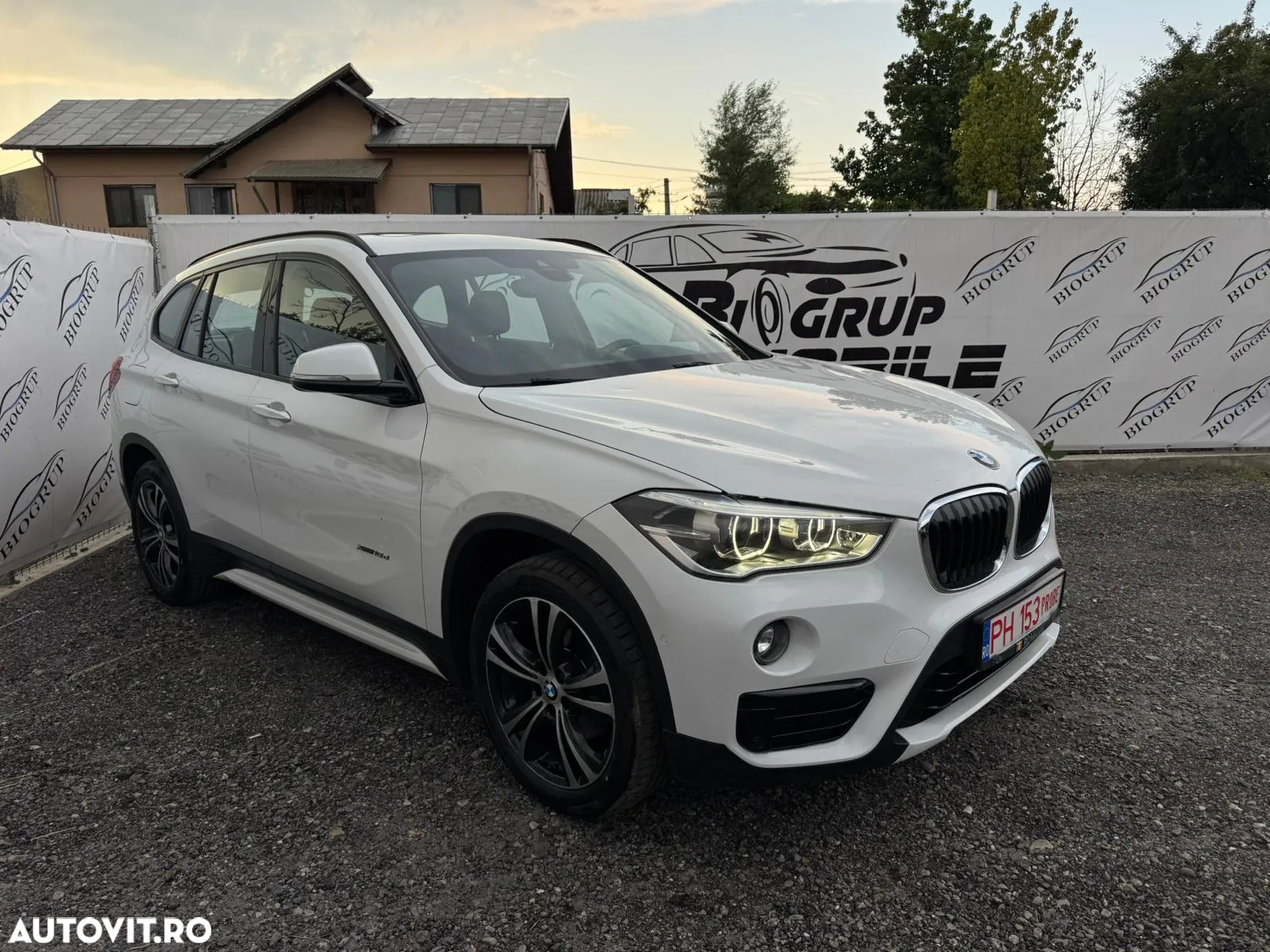 BMW X1 xDrive18d Aut. Sport Line - 2