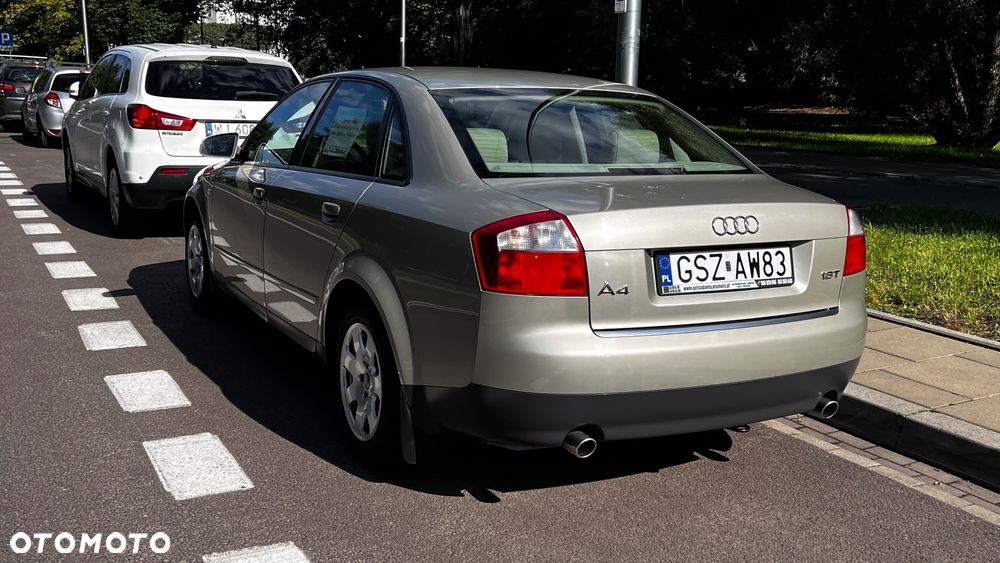 Audi A4 Limousine - 5