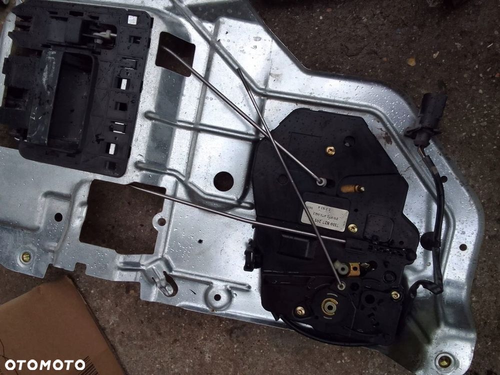 VW T5 ZAMEK WKŁADKA KLUCZYK DRZWI SKRZYDEŁKA TYLNE LEWE KOMPLET - 3