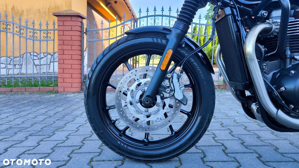 Triumph Street Twin - 25