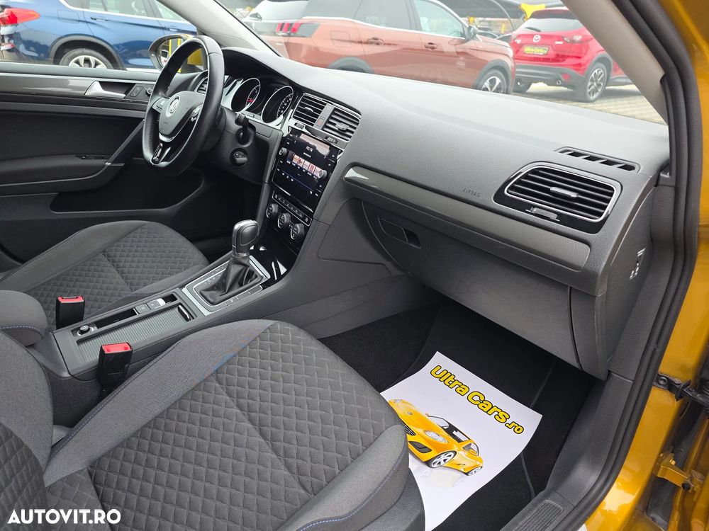Volkswagen Golf - 12
