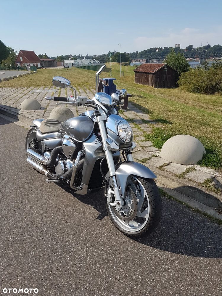 Suzuki Intruder - 3