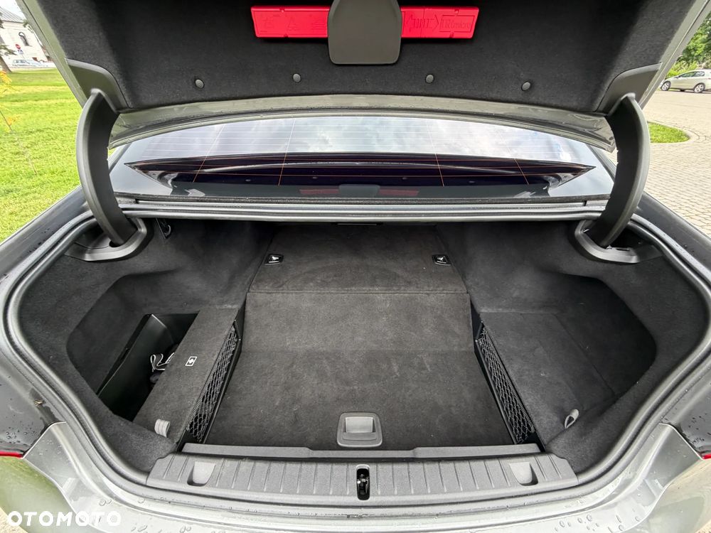 BMW Seria 7 740Le iPerformance - 11