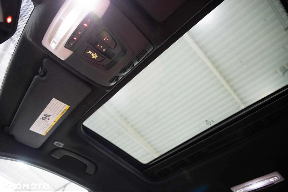 BMW Seria 3 335i Sport-Aut Sport Line - 17