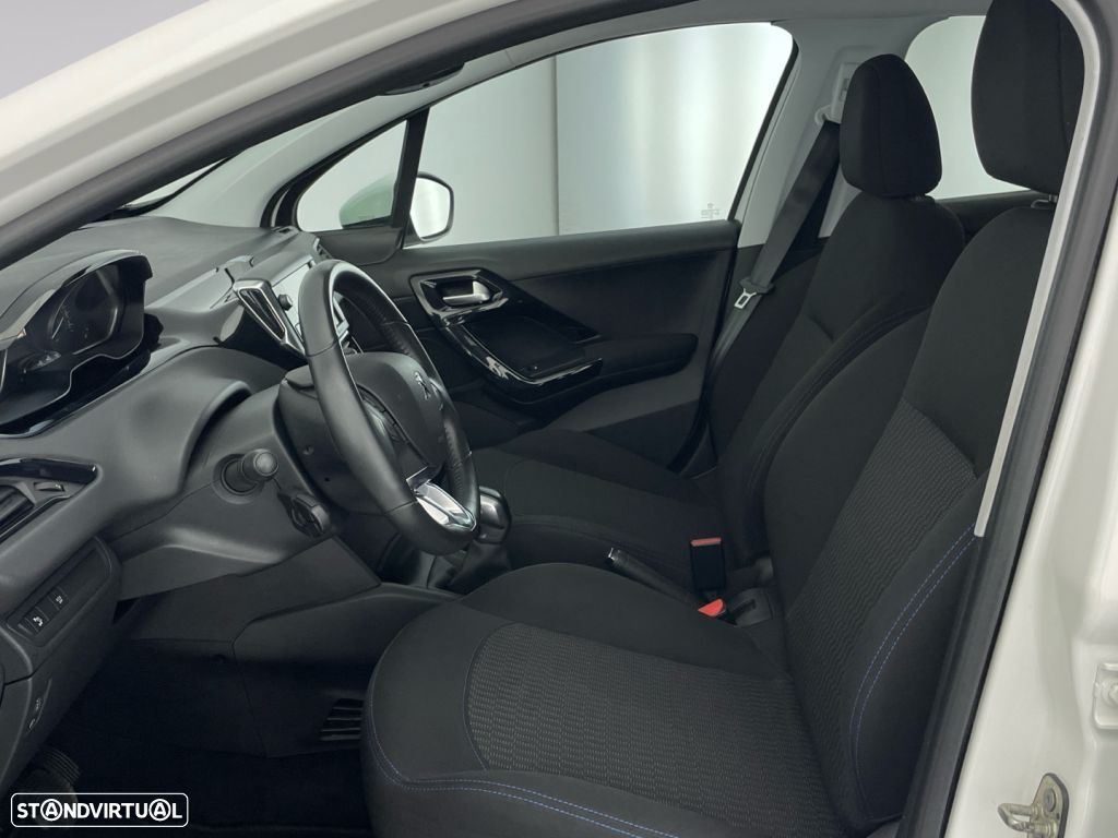 Peugeot 208 1.2 PureTech Active - 11