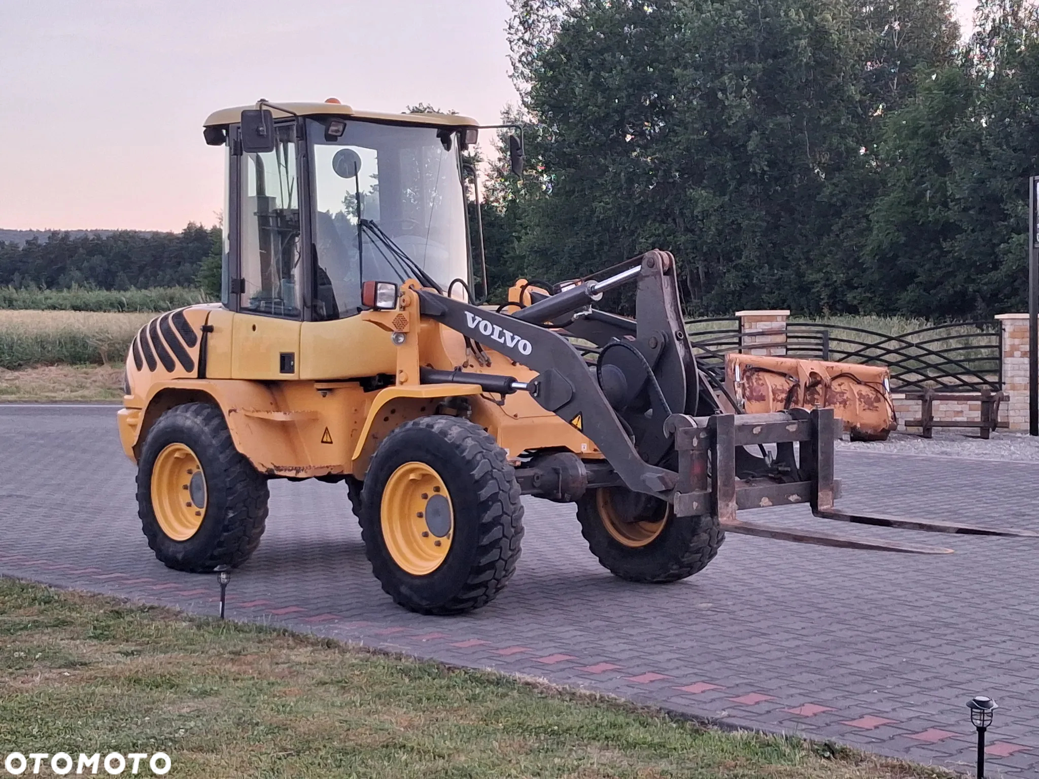 Volvo L30B  Maszyna sprowadzona  5200Mth - 10