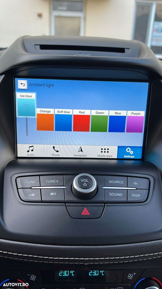 Ford Kuga 2.0 TDCi 4WD Powershift Vignale - 23