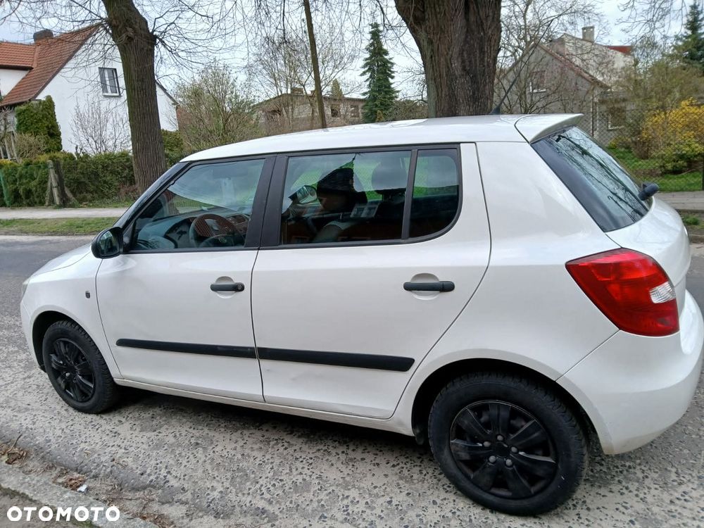 Skoda Fabia - 4