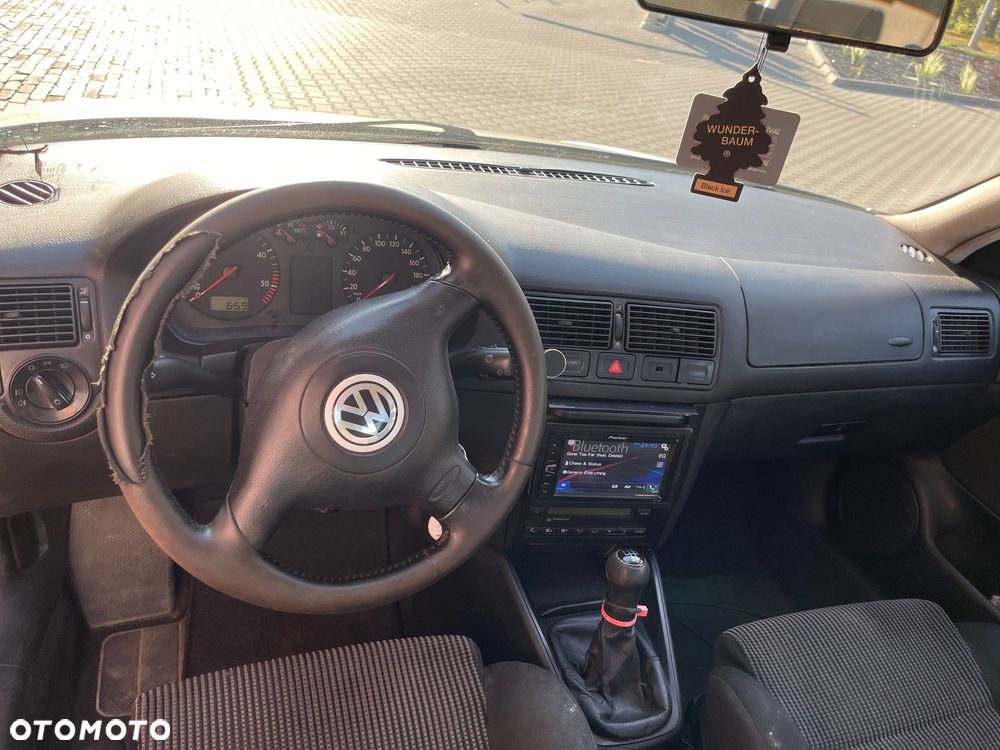 Volkswagen Golf - 6