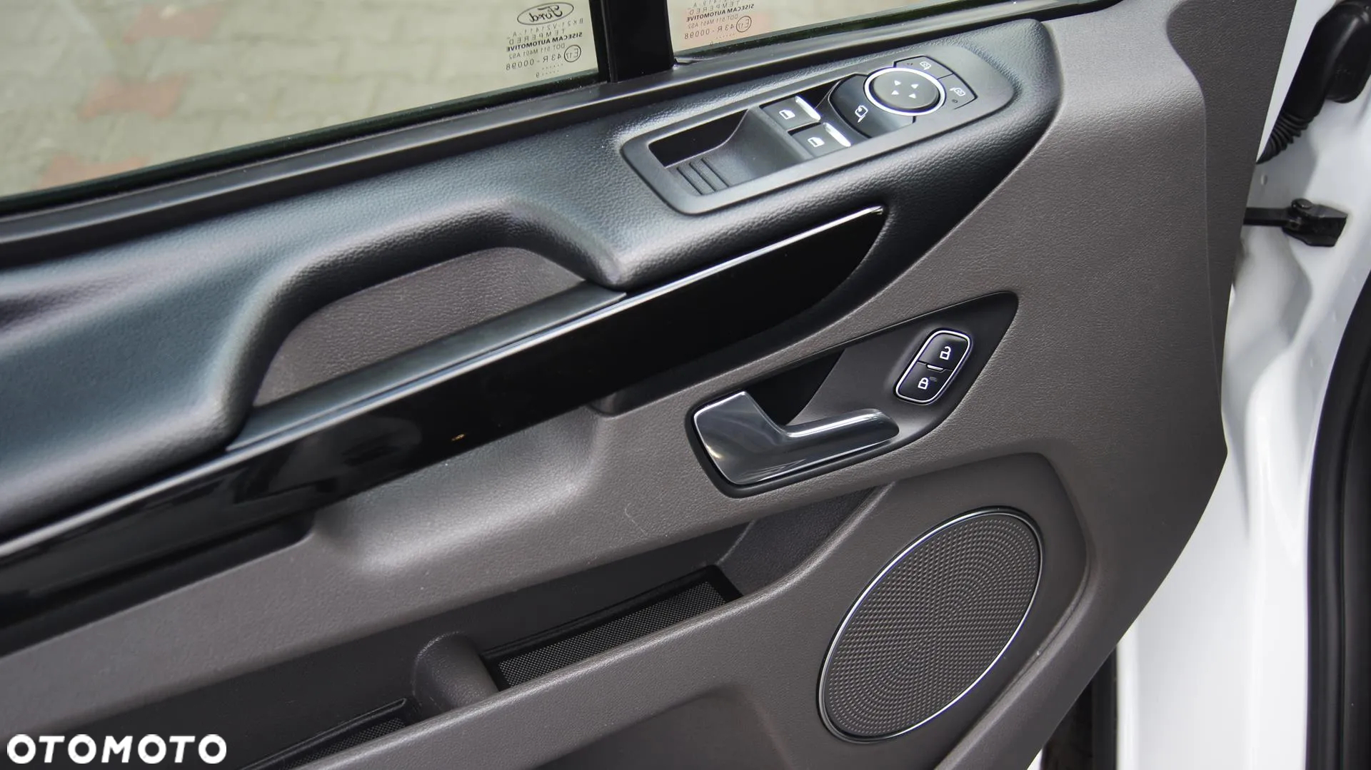 Ford Tourneo Custom 2.0 EcoBlue L1 Titanium SelectShift - 11