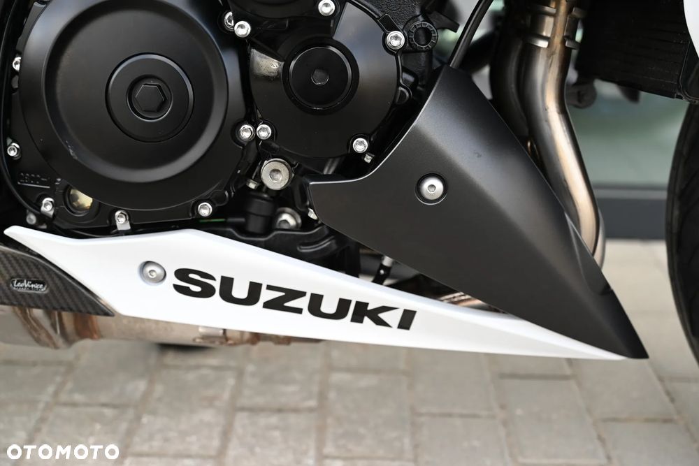 Suzuki GSX - 25