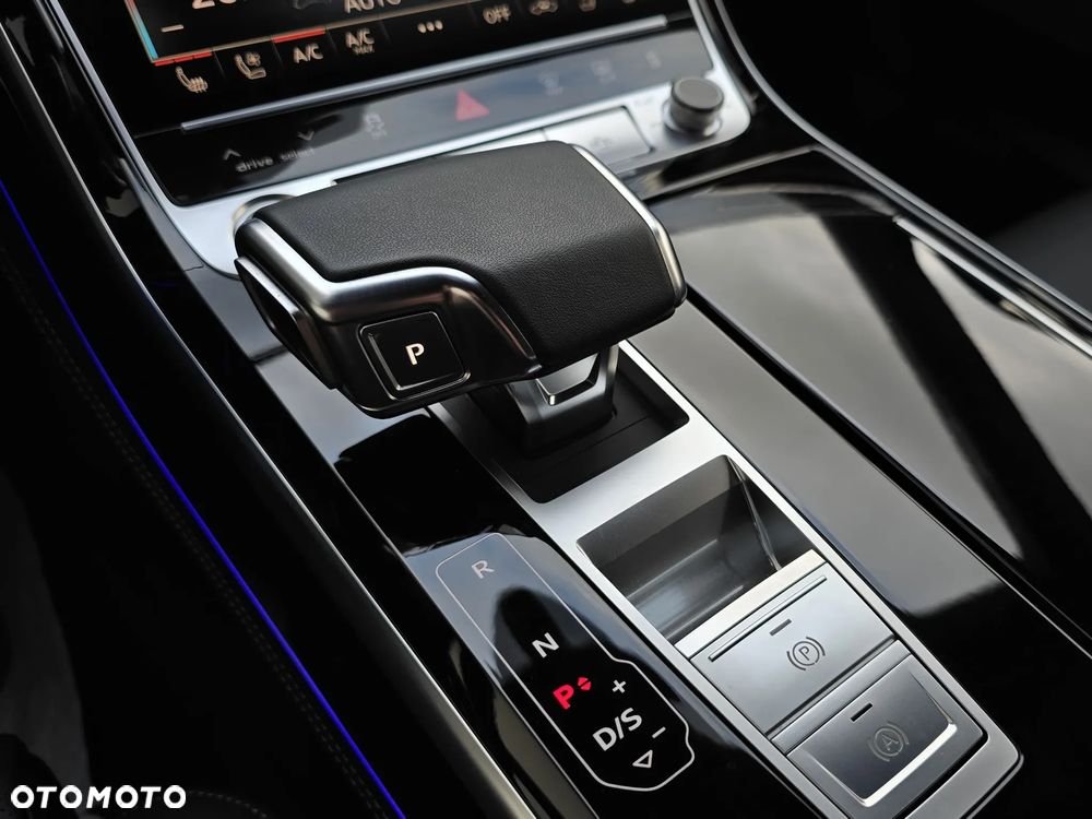 Audi A8 - 36