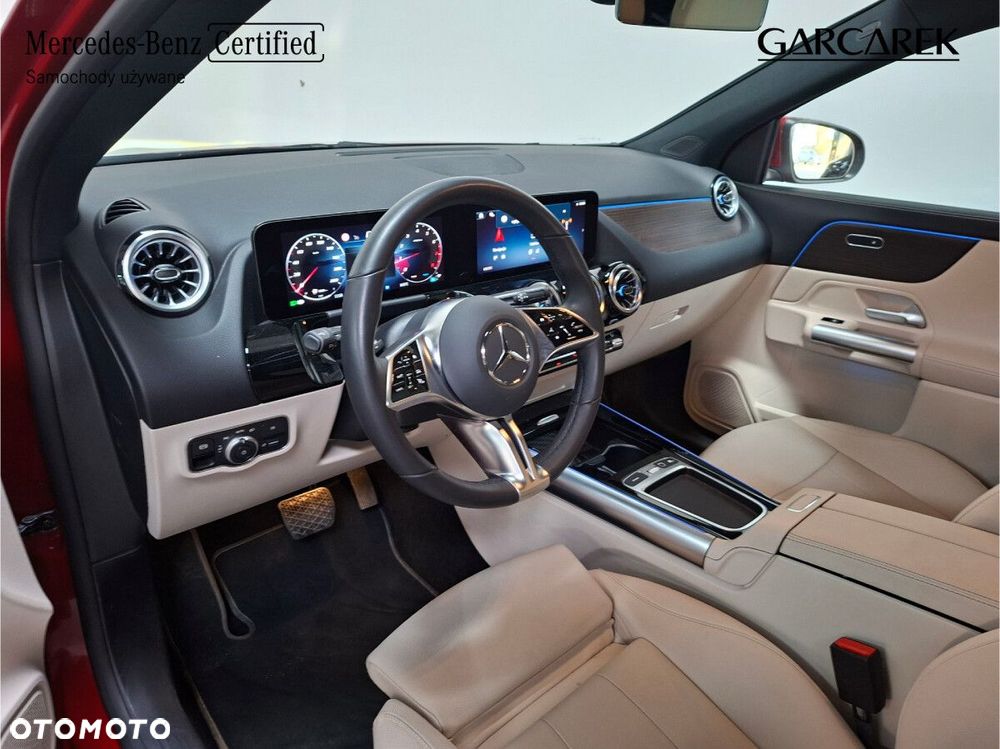 Mercedes-Benz GLA - 16