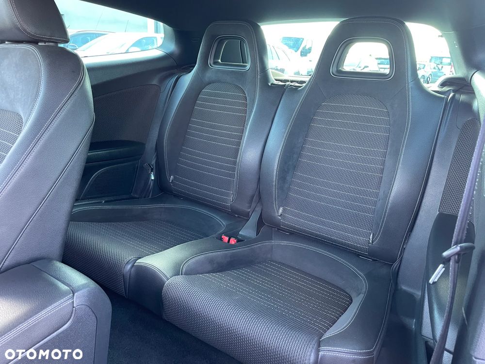 Volkswagen Scirocco 2.0 TDI - 14