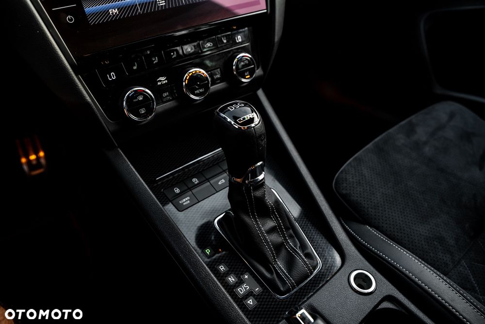 Skoda Octavia 2.0 TDI DSG RS - 31
