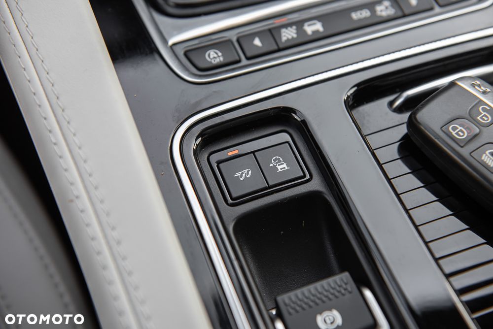 Jaguar F-Pace 5.0 V8 P550 AWD SVR - 29