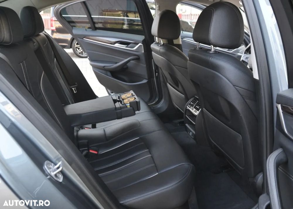 BMW Seria 5 520d Aut. Luxury Line - 27