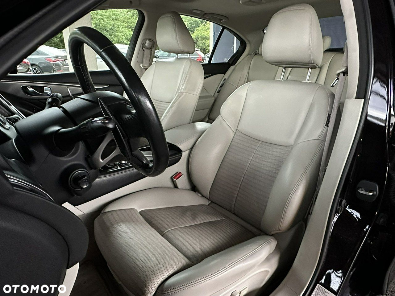Infiniti Q50 - 12