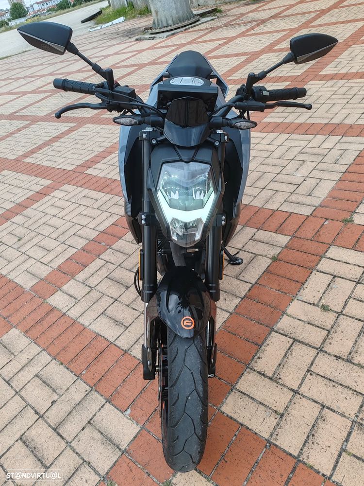 CF Moto 300NK - 8