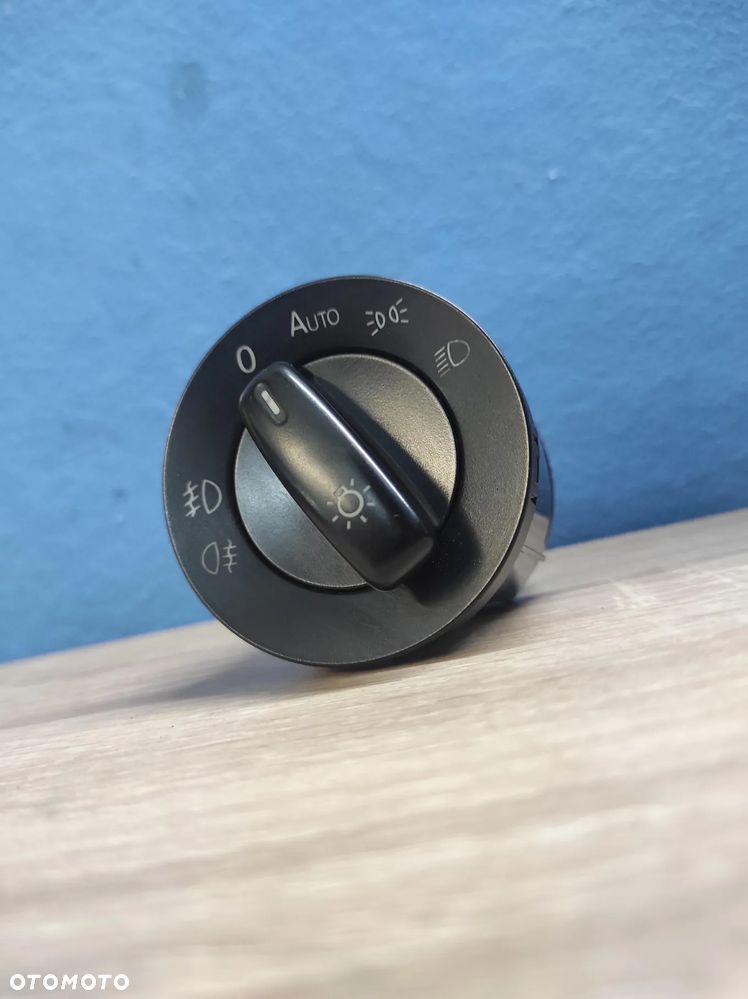 WŁĄCZNIK PRZEŁĄCZNIK ŚWIATEŁ GOLF 5 PASSAT B6 1K0941431BM. - 1