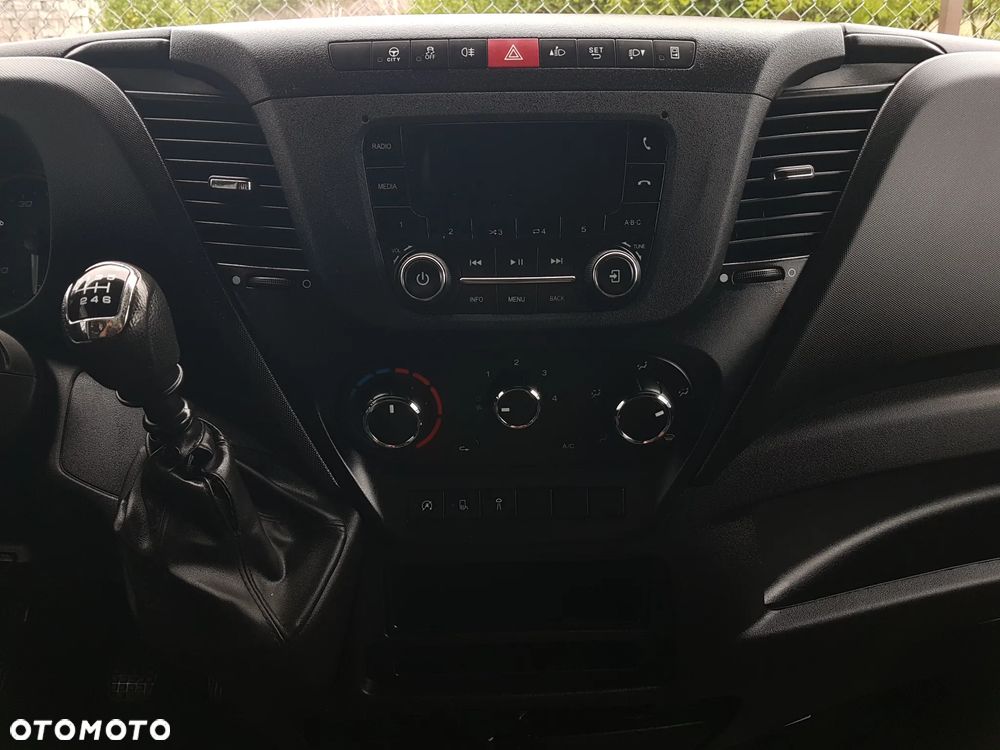 Iveco DAILY KONTENER NISKOPODŁOGOWY 4,44x2,23x2,42 SKLEP FOODTRUCK BAR KLIMA KONIOWÓZ KAMPER - 10