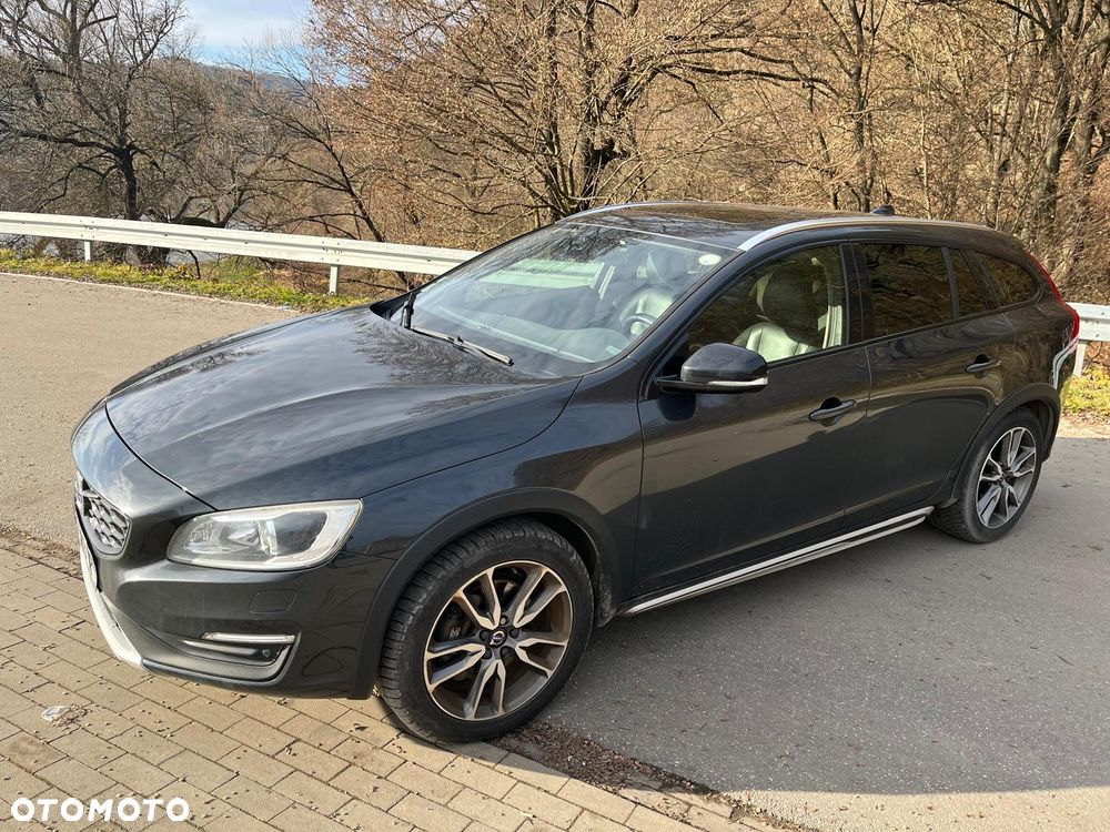 Volvo V60 Cross Country D4 AWD Geartronic Summum - 2