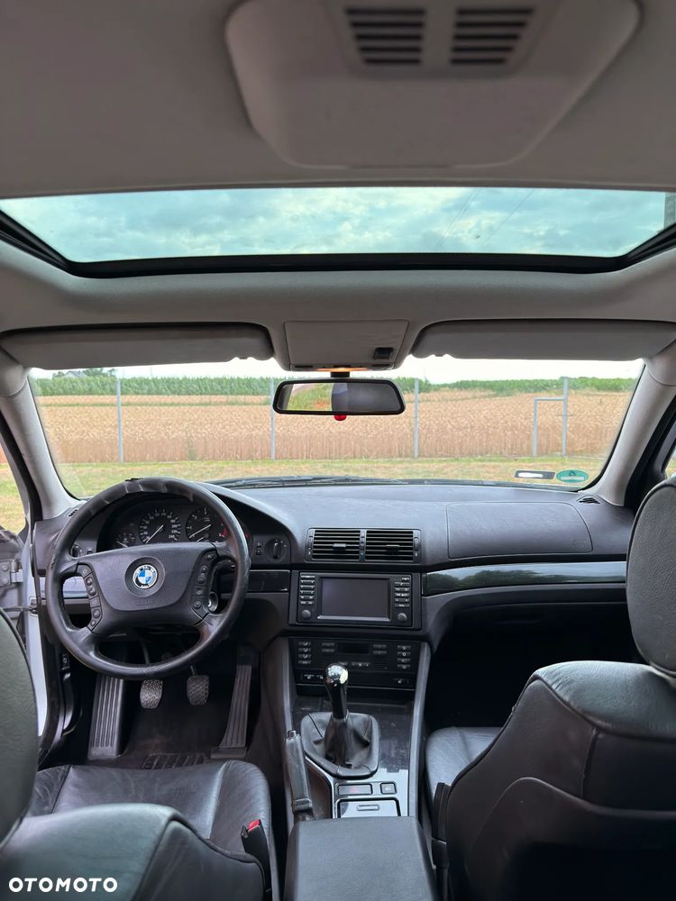 BMW Seria 5 525d - 15
