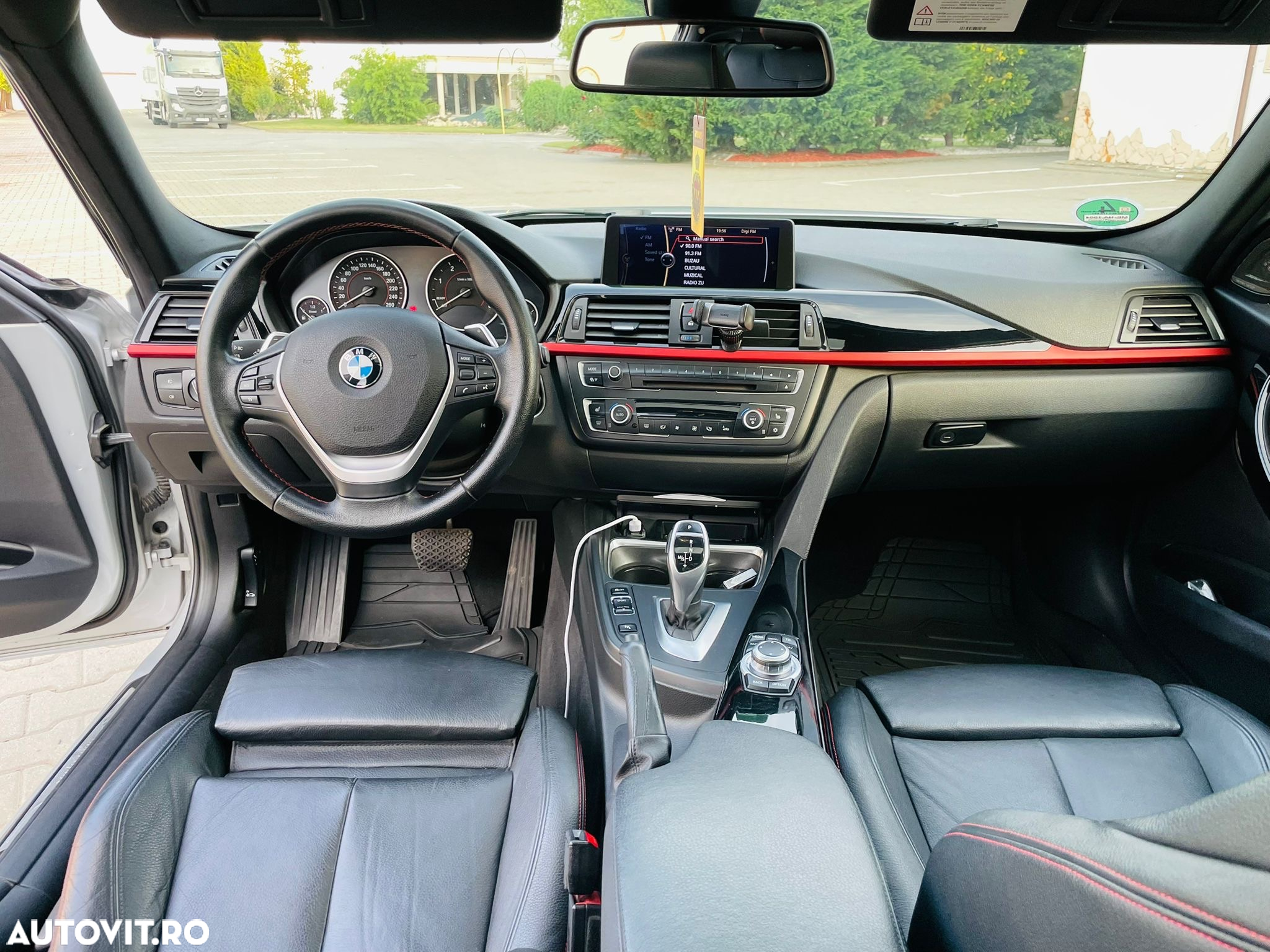 BMW Seria 3 320d Aut. Sport Line - 11