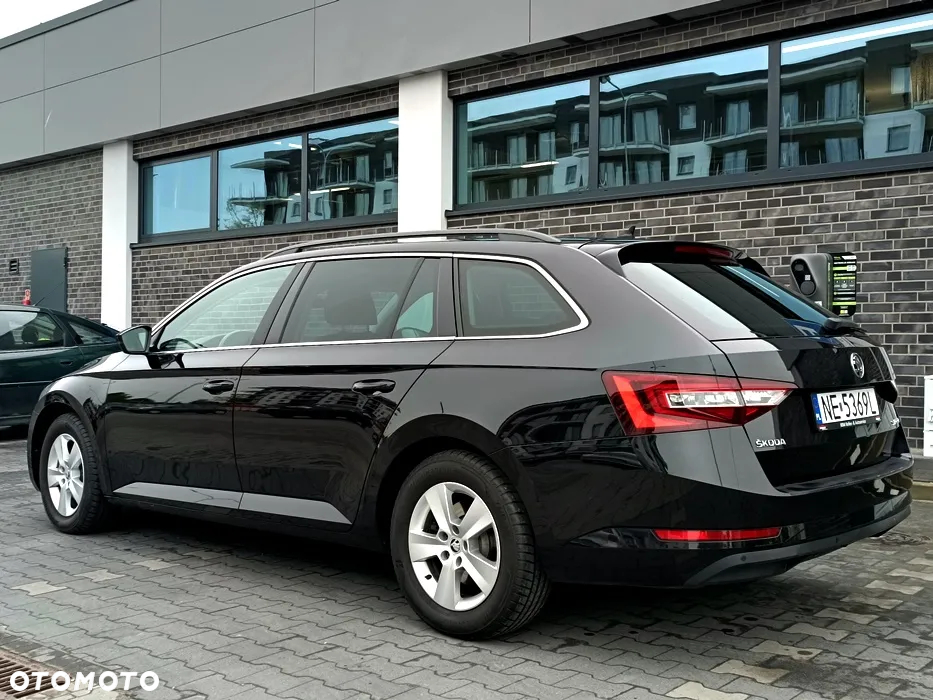 Skoda Superb 2.0 TDI Ambition DSG7 - 12