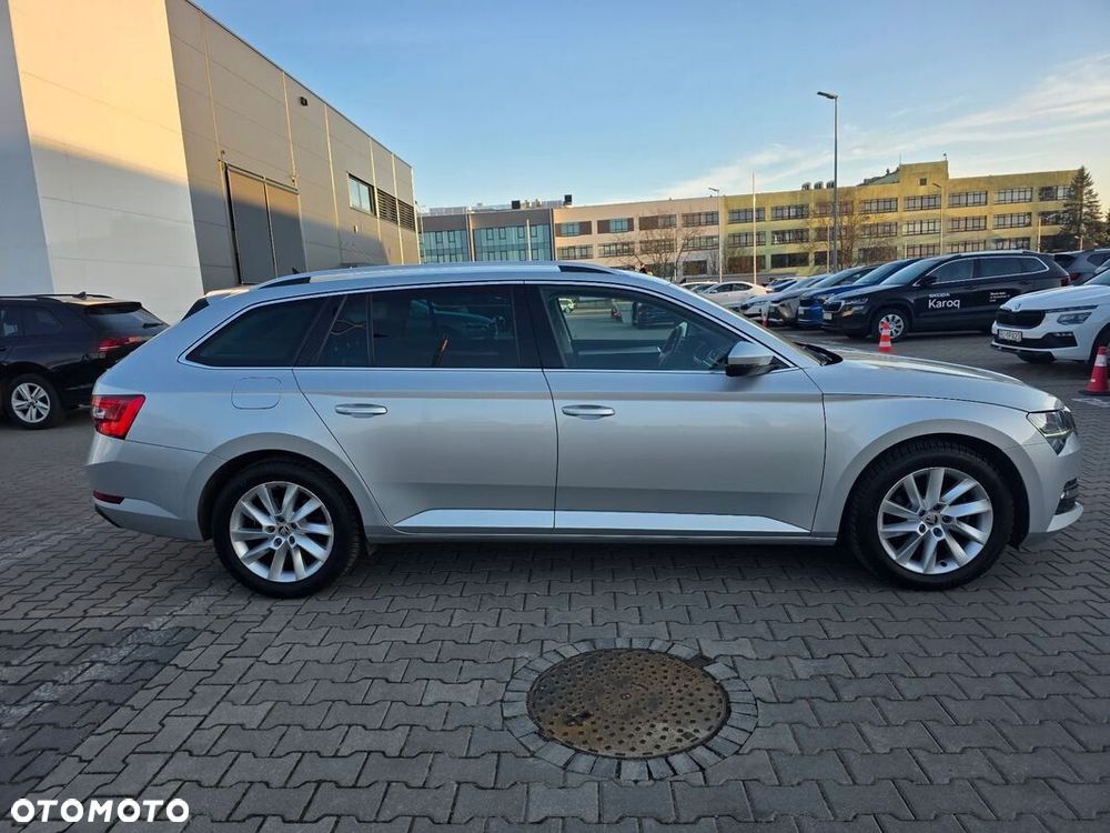 Skoda Superb 2.0 TDI SCR Ambition DSG - 8