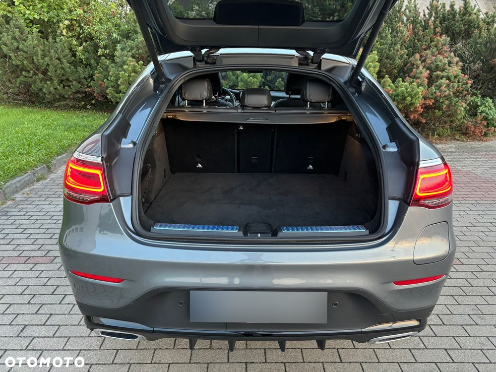 Mercedes-Benz GLC 300 e 4Matic 9G-TRONIC AMG Line - 38