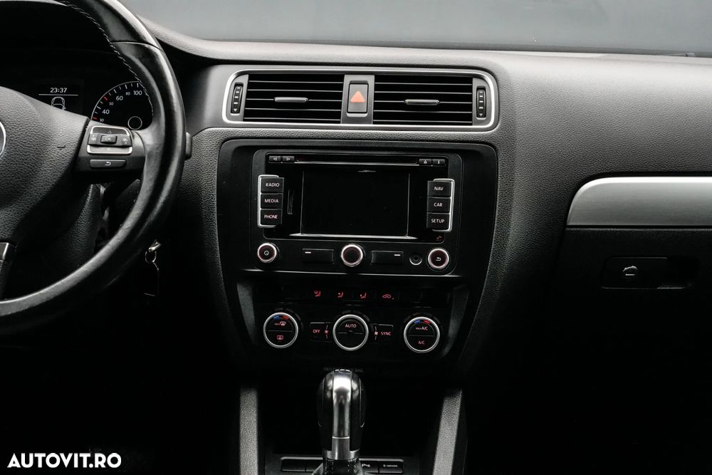 Volkswagen Jetta 1.4 TSI DSG Highline - 17