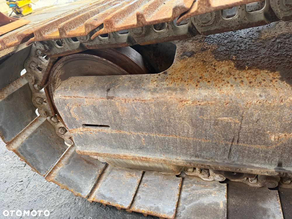 New Holland E215 - 15