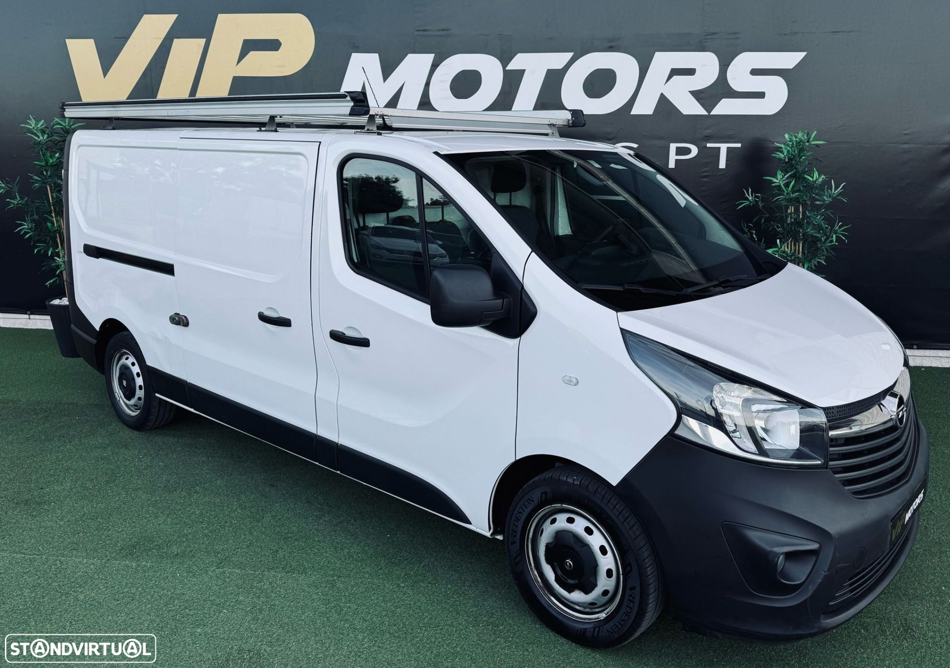 Opel Vivaro - 2