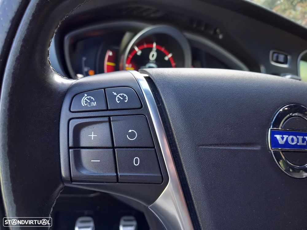 Volvo V40 D2 R Design - 23