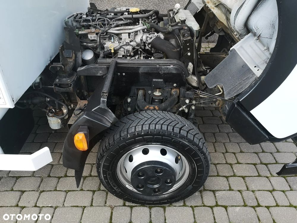 Renault Maxity 2.5dXi 140 - 18